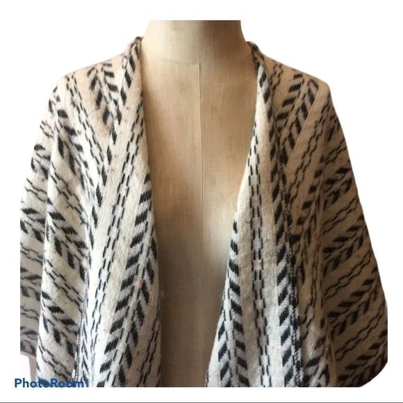 MUDD Western Motif Open Front Cardigan Sweater. - Picture 5 of 9